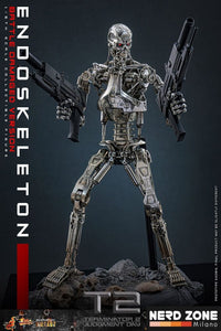 HOT TOYS - Terminator 2: Judgment Day Movie Masterpiece Die-cast Action Figure 1/6 Endoskeleton (Battle Damaged Version) 31 cm MMS840D77