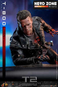 HOT TOYS - Terminator 2 Movie Masterpiece Action Figure 1/6 T-800 Battle Damaged Version 2.0 32 cm DX46