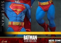 PRE ORDINE - HOT TOYS Batman: The Dark Knight Returns Comic Masterpiece Action Figure 1/6 Superman 34 cm
