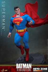 PRE ORDINE - HOT TOYS Batman: The Dark Knight Returns Comic Masterpiece Action Figure 1/6 Superman 34 cm