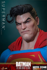 PRE ORDINE - HOT TOYS Batman: The Dark Knight Returns Comic Masterpiece Action Figure 1/6 Superman 34 cm