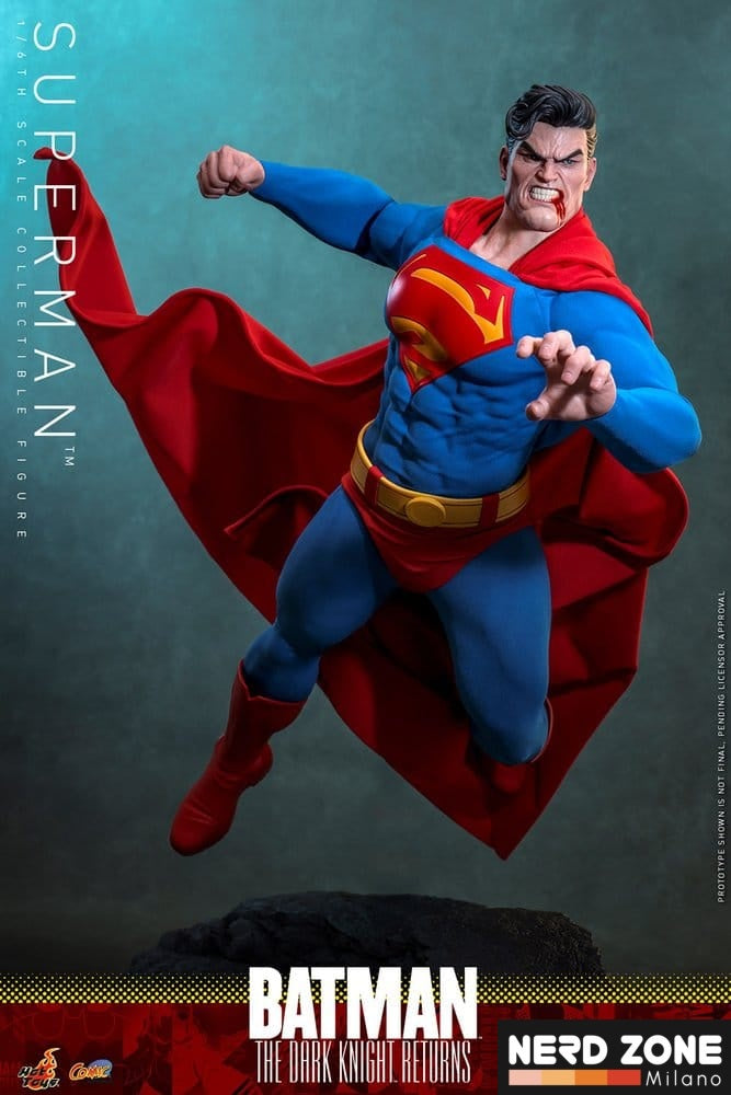 PRE ORDINE - HOT TOYS Batman: The Dark Knight Returns Comic Masterpiece Action Figure 1/6 Superman 34 cm
