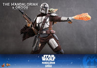 PRE ORDINE - HOT TOYS Star Wars: The Mandalorian & Grogu Movie Masterpiece Action Figure 1/6 The Mandalorian and Grogu 31 cm