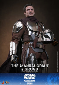 PRE ORDINE - HOT TOYS Star Wars: The Mandalorian & Grogu Movie Masterpiece Action Figure 1/6 The Mandalorian and Grogu 31 cm