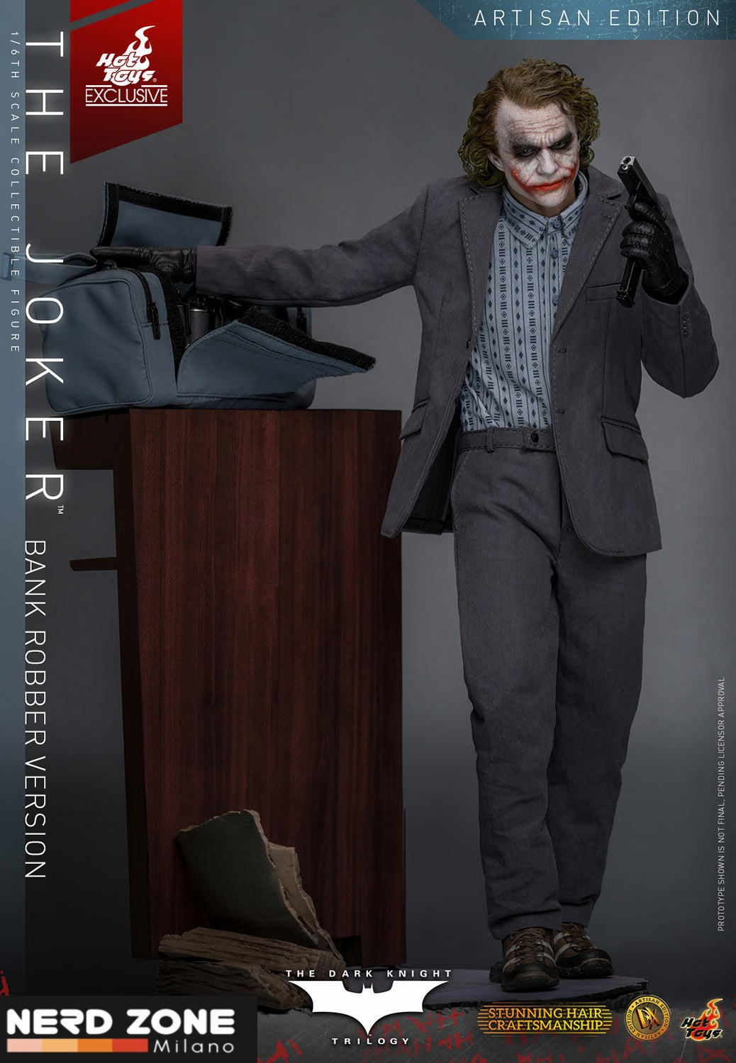PRE ORDINE HOT TOYS The Dark Knight DX Action Figure 1/6 The Joker (Bank Robber Version) (Artisan Edition) 30 cm