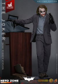 PRE ORDINE HOT TOYS The Dark Knight DX Action Figure 1/6 The Joker (Bank Robber Version) (Artisan Edition) 30 cm