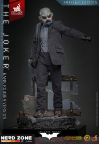 PRE ORDINE HOT TOYS The Dark Knight DX Action Figure 1/6 The Joker (Bank Robber Version) (Artisan Edition) 30 cm