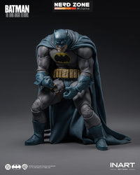 PRE ORDINE - INART Batman The Dark Knight Returns Blue Suit 1/12 Action Figure
