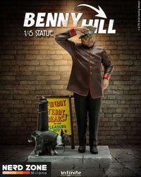 INFINITE STATUE - Benny Hill 1/6 Statue