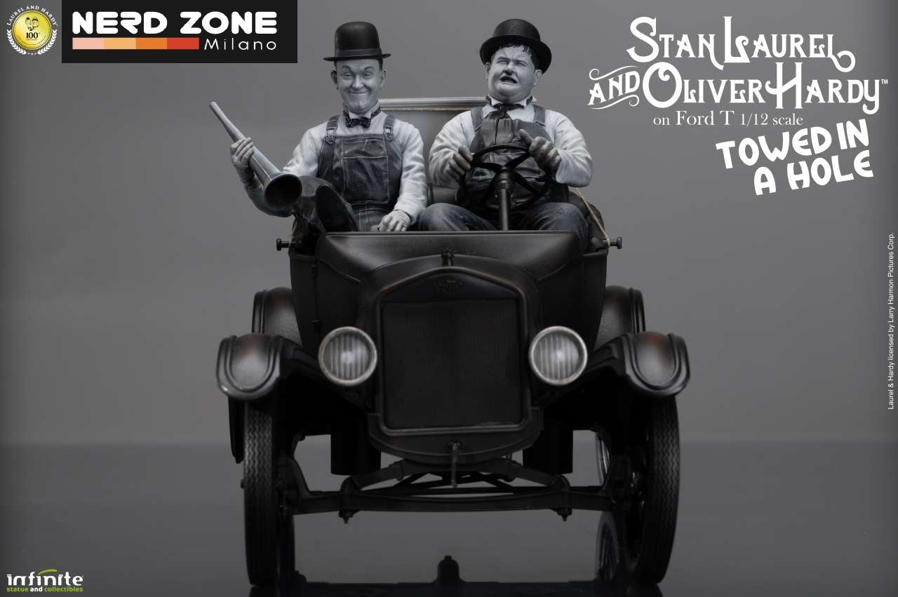 INFINITE STATUE - Laurel & Hardy Towed In A Hole Ford T 1/12 Scale