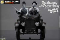 INFINITE STATUE - Laurel & Hardy Towed In A Hole Ford T 1/12 Scale