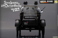 INFINITE STATUE - Laurel & Hardy Towed In A Hole Ford T 1/12 Scale