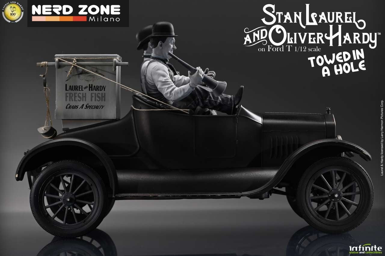 INFINITE STATUE - Laurel & Hardy Towed In A Hole Ford T 1/12 Scale