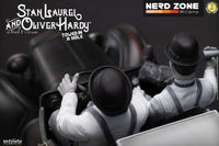 INFINITE STATUE - Laurel & Hardy Towed In A Hole Ford T 1/12 Scale
