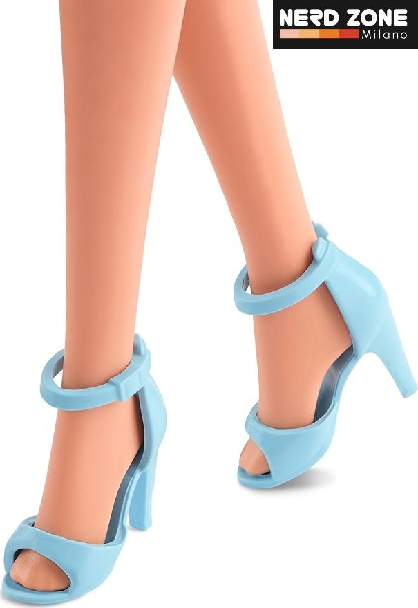 MATTEL - Barbie The Movie Barbie Margot Robbie con completo coordinato blu a quadri, cappello e giacca abbinati HRF26