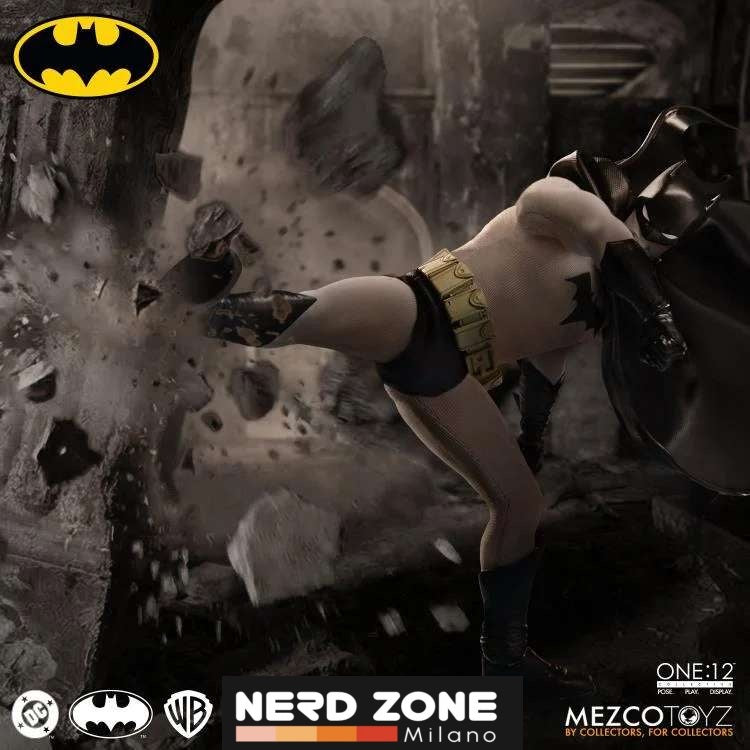 PRE ORDER - MEZCO - One:12 Collective Batman Year One Action Figure