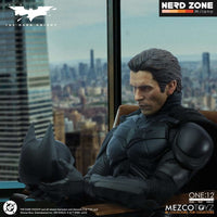 MEZCO - One 12 Collective The Dark Knight Batman Action Figure