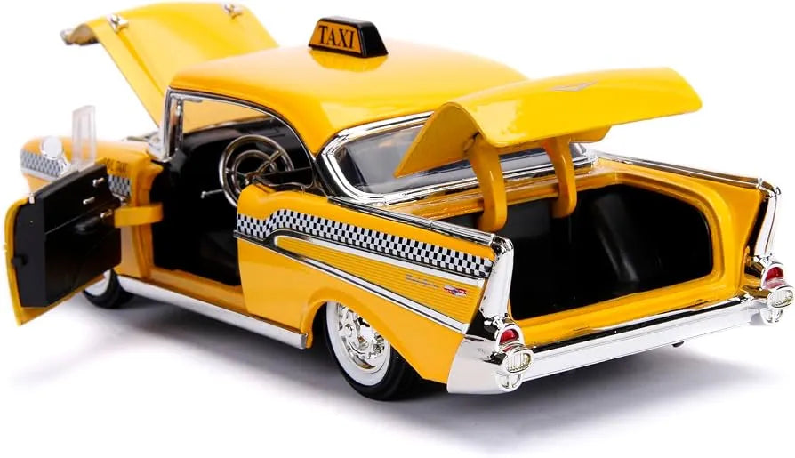 PRE ORDINE - JADA TOYS - Marvel Deadpool 1975 Chevrolet Yellow Taxi Bel Air & Deadpool 1/24 Die-cast Model