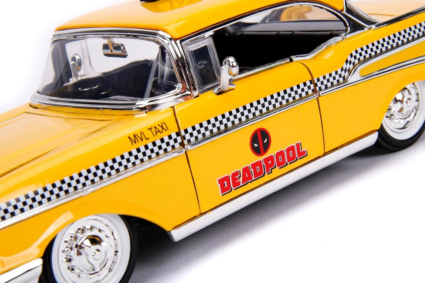 PRE ORDINE - JADA TOYS - Marvel Deadpool 1975 Chevrolet Yellow Taxi Bel Air & Deadpool 1/24 Die-cast Model