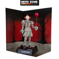 McFARLANE TOYS 2025 - Welcome To Derry - Movie Maniacs Pennywise Gold Label Posed Figure