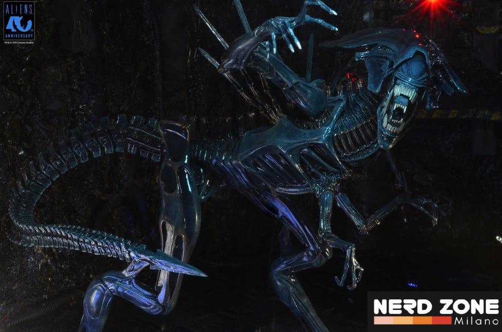 PRE ORDINE - NECA - Aliens Ultra Deluxe Action Figure Alien Queen (40th Anniversary) 38 cm