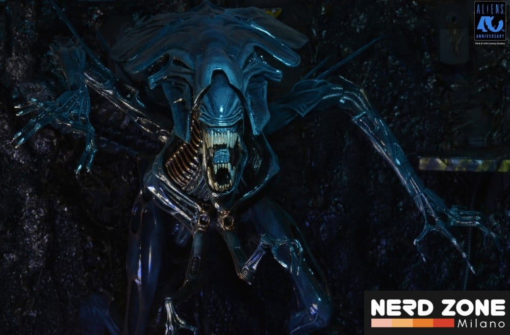 PRE ORDINE - NECA - Aliens Ultra Deluxe Action Figure Alien Queen (40th Anniversary) 38 cm
