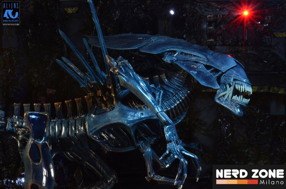 PRE ORDINE - NECA - Aliens Ultra Deluxe Action Figure Alien Queen (40th Anniversary) 38 cm