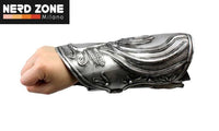 NECA - Assassin Creed 2 Ezio Hidden Blade Role Play Gauntlet Replica 1:1