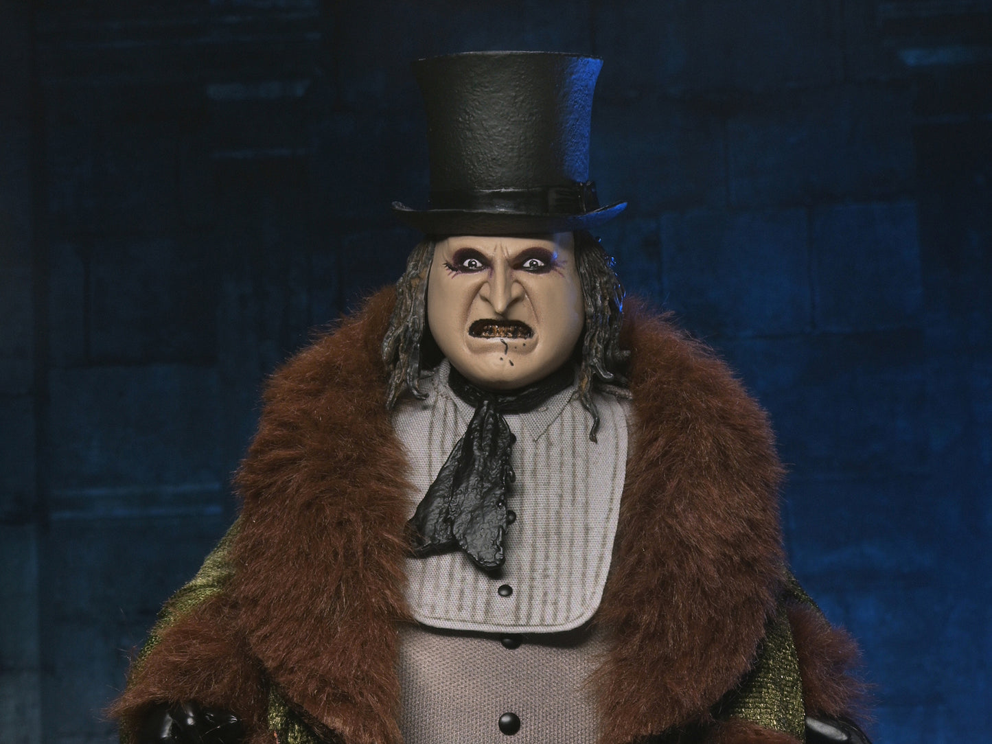 PRE ORDINE NECA - BATMAN RETURNS - The Penguin Action Figure