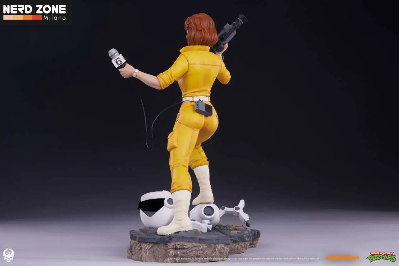 PCS (Premium Collectibles Studio) - Tmnt April O'neil 1:4 Statue