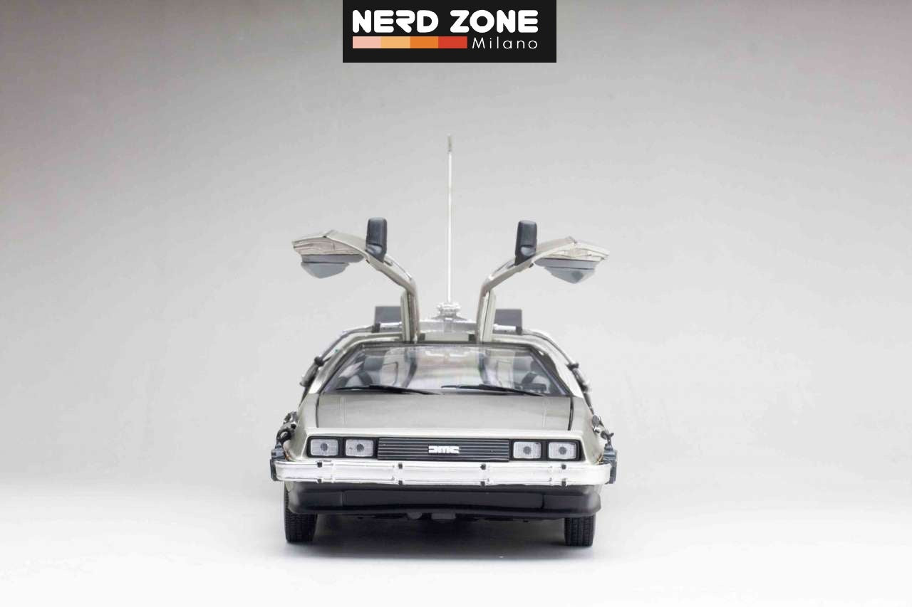 PRE ORDINE - SUNSTAR - Back To The Future - De Lorean Die-Cast 1:18 Scale Model
