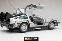 PRE ORDINE - SUNSTAR - Back To The Future - De Lorean Die-Cast 1:18 Scale Model