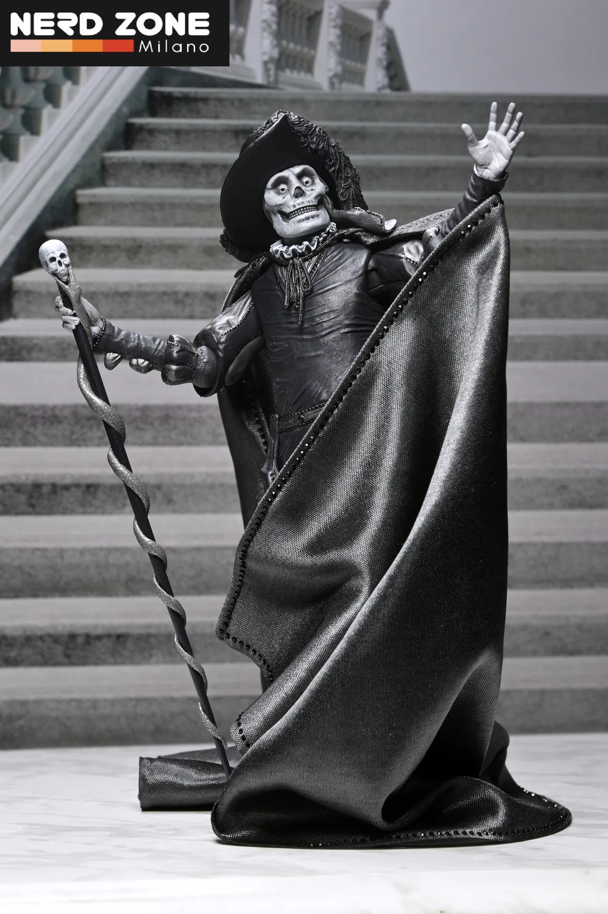 PRE ORDER - NECA - Phantom Of The Opera 1925 Masque Of The Red Death B&w Ultimate Af