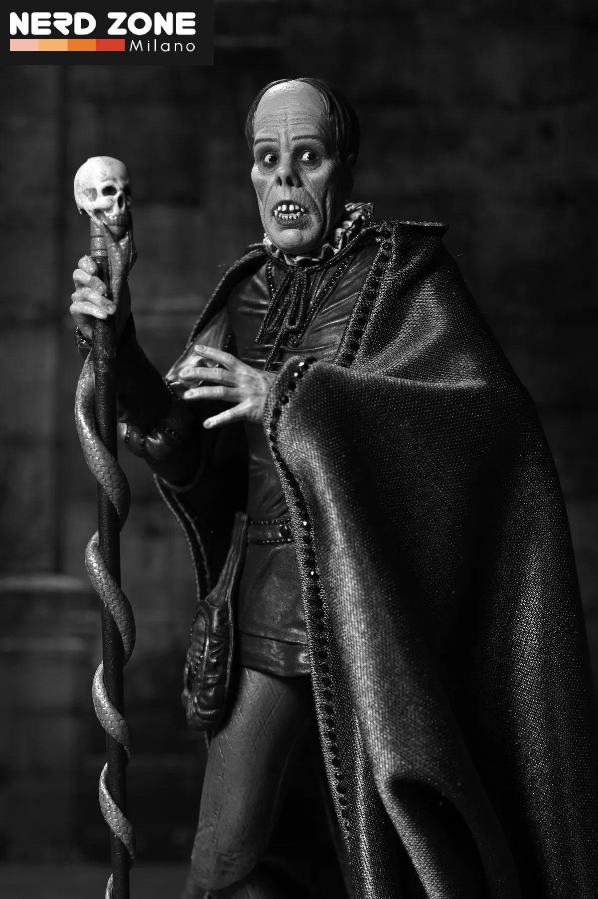 PRE ORDER - NECA - Phantom Of The Opera 1925 Masque Of The Red Death B&w Ultimate Af