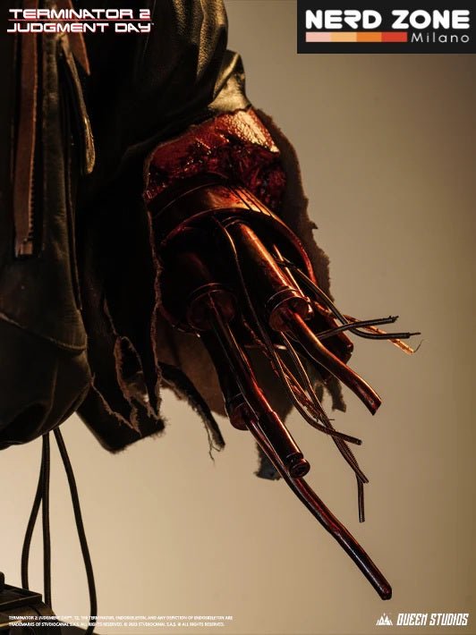 QUEEN STUDIOS - T-800 Battle Damaged (Mechanical) Life-Size Bust