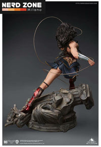 QUEEN STUDIOS -  Wonder Woman Comic Statue 1/4 Early Bird Version 47 cm
