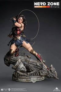 QUEEN STUDIOS -  Wonder Woman Comic Statue 1/4 Early Bird Version 47 cm
