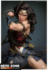 QUEEN STUDIOS -  Wonder Woman Comic Statue 1/4 Early Bird Version 47 cm