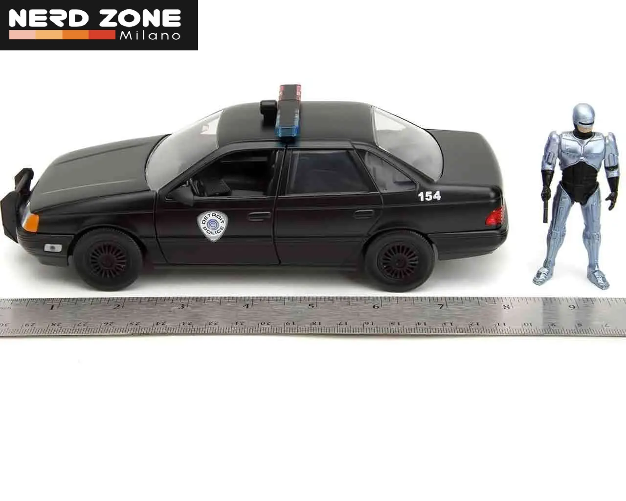 JADA TOYS - Robocop 1986 - 1986 Ford Taurus With Robocop - 1:24 Die-cast Model