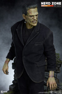 SIDESHOW - Frankenstein Premium Format Mixed Media Statue Frankenstein (Fabric Costume) 57 cm