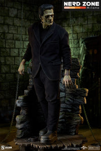 SIDESHOW - Frankenstein Premium Format Mixed Media Statue Frankenstein (Fabric Costume) 57 cm