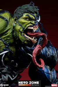 SIDESHOW - Marvel Premium Format Statue Venomized Hulk 63 cm