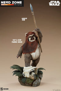 SIDESHOW - Star Wars: Episode VI - Return of the Jedi Premium Format Statue Wicket 46 cm