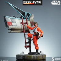 SIDESHOW - Star Wars Premium Format Statue Luke Skywalker & X-Wing: Red Five, Standing By 76 cm