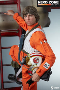 SIDESHOW - Star Wars Premium Format Statue Luke Skywalker & X-Wing: Red Five, Standing By 76 cm