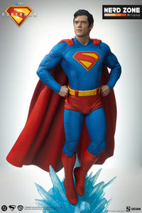 SIDESHOW - Superman (2025) Premium Format Statues Superman 61 cm & Krypto 23 cm Bundle (2)