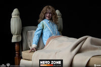 PRE ORDINE SIDESHOW - The Exorcist Action Figure 1/6 Regan MacNeil (Deluxe Edition) 23 cm