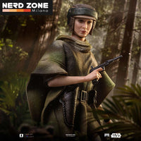 IRON STUDIOS - Star Wars Episode 6 Leia And Wicket 1/10 Statue