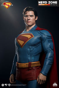 QUEEN STUDIOS - Superman 2025 Life-Size Statue Superman 208 cm Statui 1/1 a grandezza naturale DC Comics