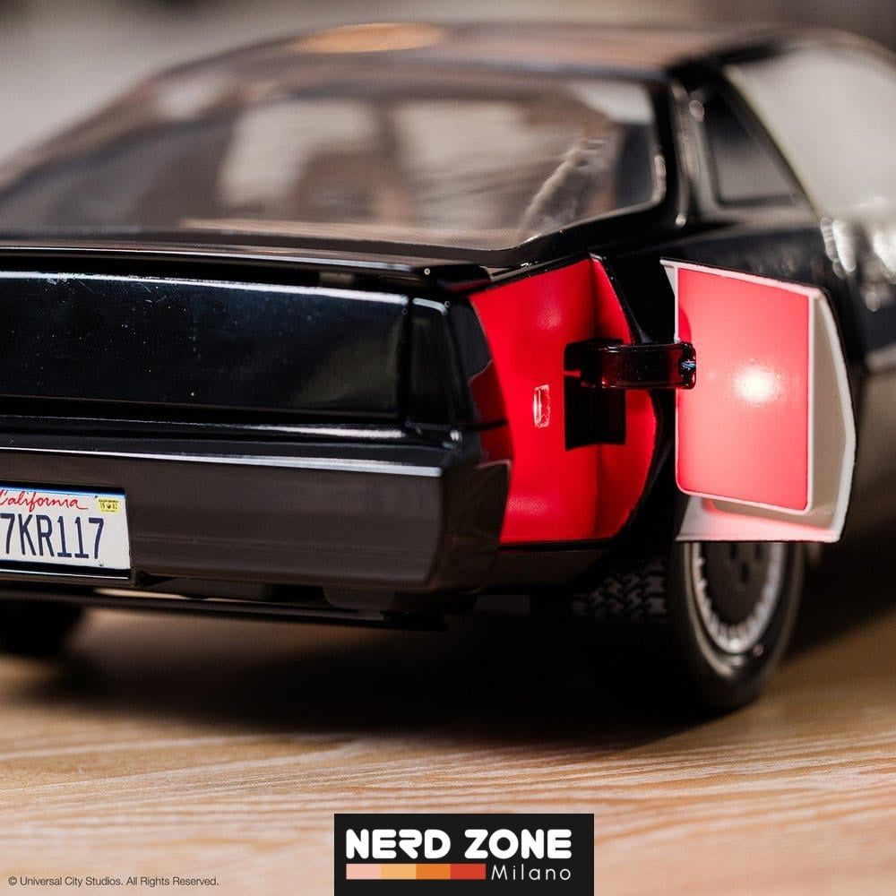 PRE ORDINE - TOMY Knight Rider DieCast Replica 1/10 K.I.T.T. (Supercar) 53 cm